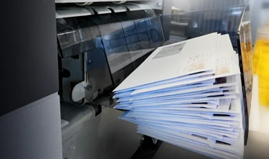 enveloping machine at the lettershop